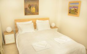 Neighborly Nest - Apartment In The Heart Of Athens